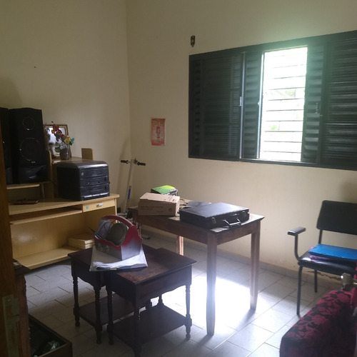 Casa Elegante C/ Suite-8 Cômodos + Edícula Separada(3 Cômodos)