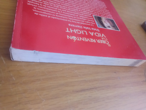 El Ciber Reventón Y La Vida Light - Trixia Valle Herrera (Usado)