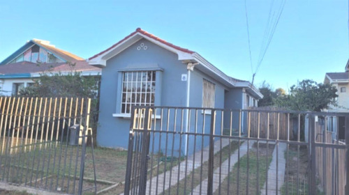 Casa En Venta De 4 Dorm. En Concón