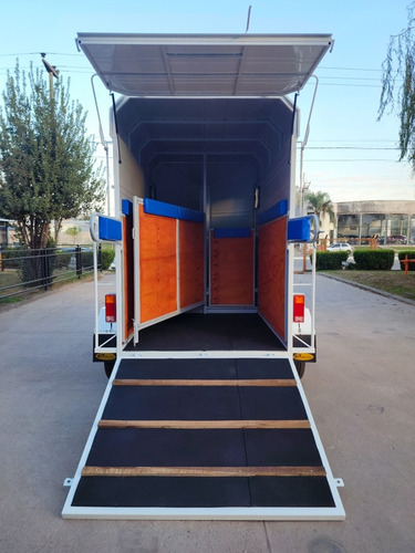 Acoplado Trailer Cerrado 2 Caballos Carro Batan Piso De Goma