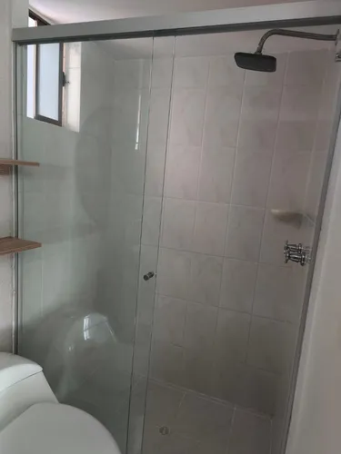 Vendo Apartamento Con Excelente Ubicación En La Parte Baja De La Loma De Los Bernal.
