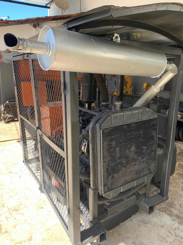 Imagem 8 de 10 de Gerador Eletrico Bambozzi 50kva Motor Mwm 4cc Revisado