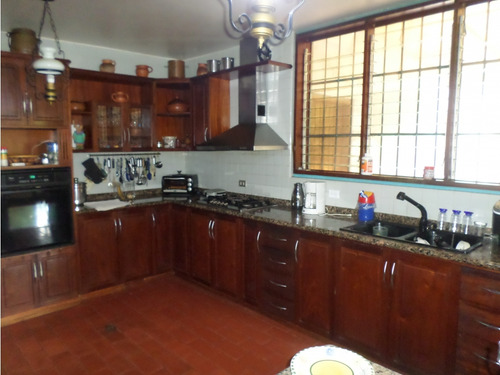Casa En Venta En Lomas Del Mirador Caracas