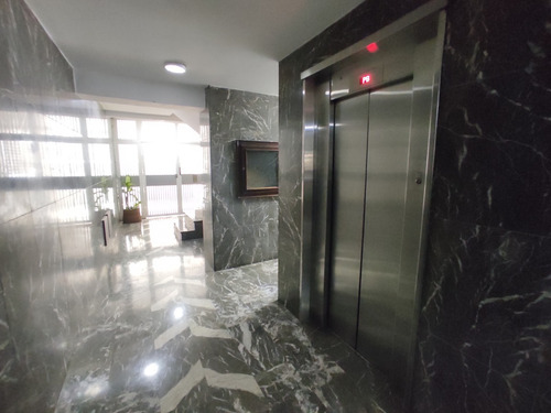 En Venta Comodo Y Amplio Apartamento Resd. Taguanes Andres Bello Zona Centrica Maracay 005jsc