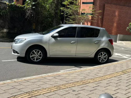 Renault Sandero 1.6 Intens / At