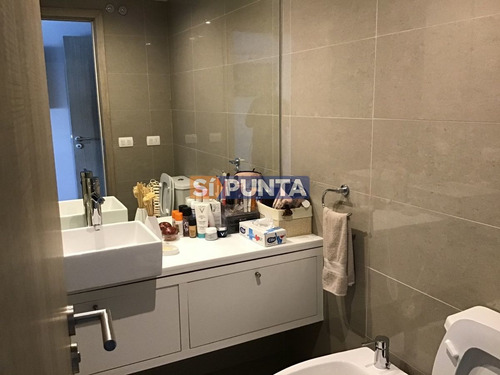 Imagen 5 de 28 de Torre De Categoría Con Piscina En Piso 16