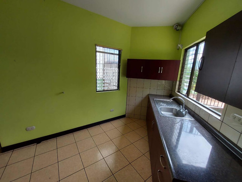 Imagen 14 de 17 de Casa 2 Plantas 5 Cuartos