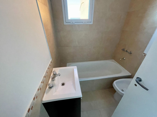 Imagen 13 de 26 de Venta Casa Con Jardin En Casas Santa Maria Tigre
