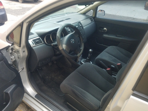 Nissan Tiida 1.8 Premium Mt 2010