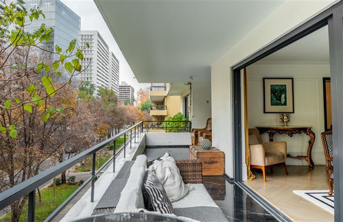 Departamento En Venta De 2 Dorm. En Las Condes