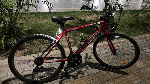 Bicicleta R26 Kamikaze Roja Con Casco Y Luces