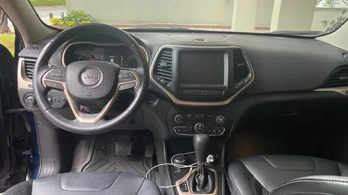 Jeep Cherokee 3.2 Longitude Plus