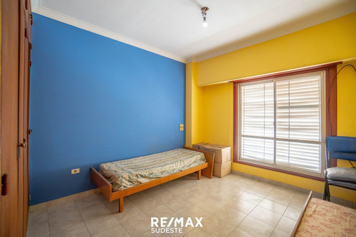 Imagen 4 de 20 de Venta Casa Mas Local Sobre Gran Lote Brcikman 1300