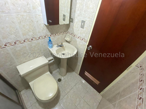 Excelente Apartamento En Alquiler En Lomas De Prados Del Este. #25-16800