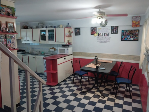 Casa Multifamiliar En Venta, Jacarandá 1280, Villa Udaondo, Ituzaingó