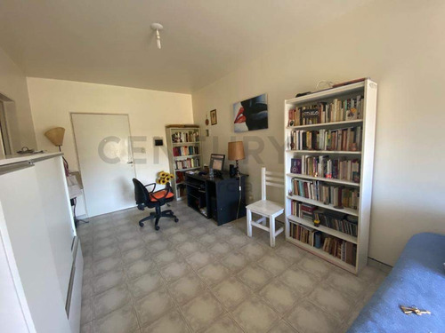 Venta De Monoambiente Con Balcón En La Boca