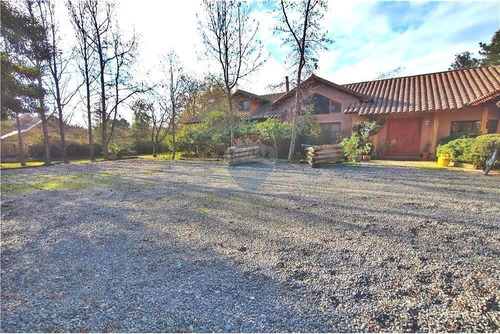 Se Vende Amplia Casa Av. Las Rastras.