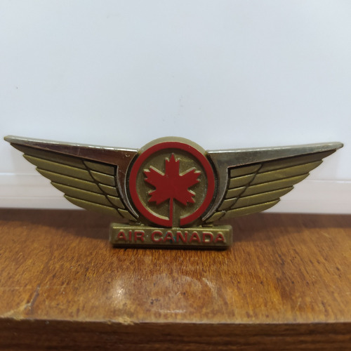 Antiguo Pin Plástico Air Canada 