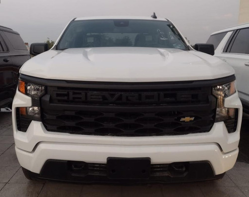 Chevrolet Silverado 5.3 V8 Custom Doble Cabina 4X4 At