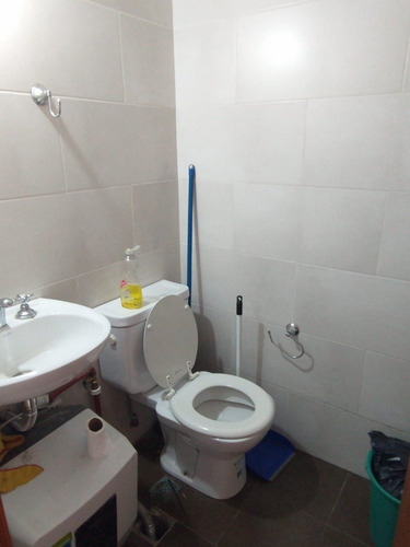 Imagen 6 de 6 de Venta Local Centrico Con Baño Propio - Se Permuta Por Ph En Carlos Paz