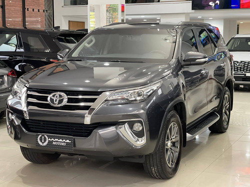 Imagem 3 de 10 de Toyota Hilux Sw4 2.8 Srx 4x4 7 Lugares 16v Turbo