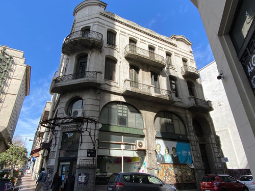 Venta De Edificio De 4 Plantas En Ciudad Vieja