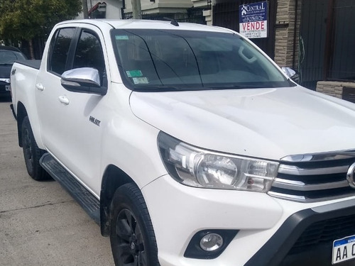 Toyota Hilux 2.8 Cd Srv 177cv 4x4 2016