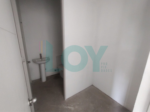 Arriendo Local Comercial De 80 M2 En Av Principal San Miguel