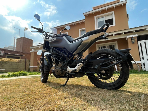 Husqvarna Svartpilen 401 2021 6.000 Km