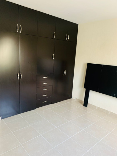 Imagen 10 de 14 de Casa En Venta Al Sur De Guadalajara, Con Recamara En Pb
