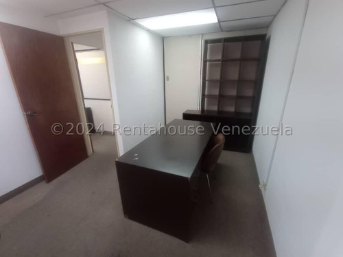 En Alquiler Estupendo Local Comercial Ubicado En El Recreo