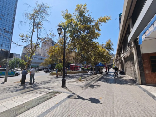 Gran Local Comercial Con Frente A Alameda, Metro U De Chile