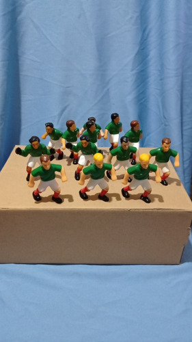Lote De 13 Figuras Futbolistas De Plástico Tipo Baquelita 