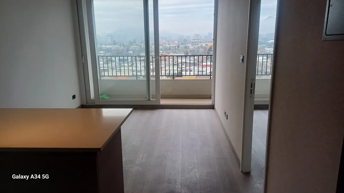 Imagen 1 de 13 de Luminoso Y Comodo Departamento A Cuadras Metro Ñuble