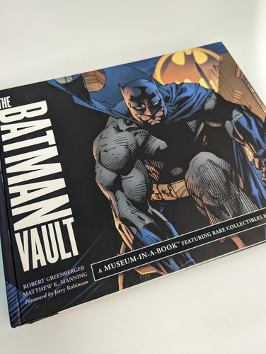The Batman Vault A Museum In A Book Running Press En Ingles