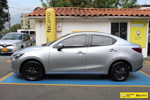 Mazda Mazda 2 Touring At 1500 Sedan