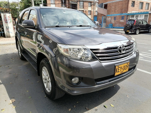 Toyota Fortuner Urbana 2700cc 4x2 At Aa Ab Abs
