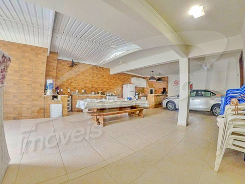 Excelente Casa De Alto Padrão Com 3 Quartos, Sendo 1 Suíte E 2 Demi-suítes, No Centro De Balneário Piçarras/sc (cód. 6965) - 3576965v