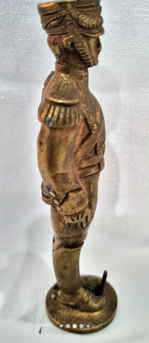 Figura De Granadero De Bronce. Muy Trabajado. Dorado (Usado)