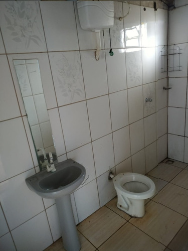 Imóvel Com 3 Construções Em Nerópolis Go