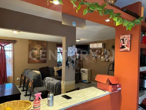 Casa En Venta De Una Planta En Colonia Dale.