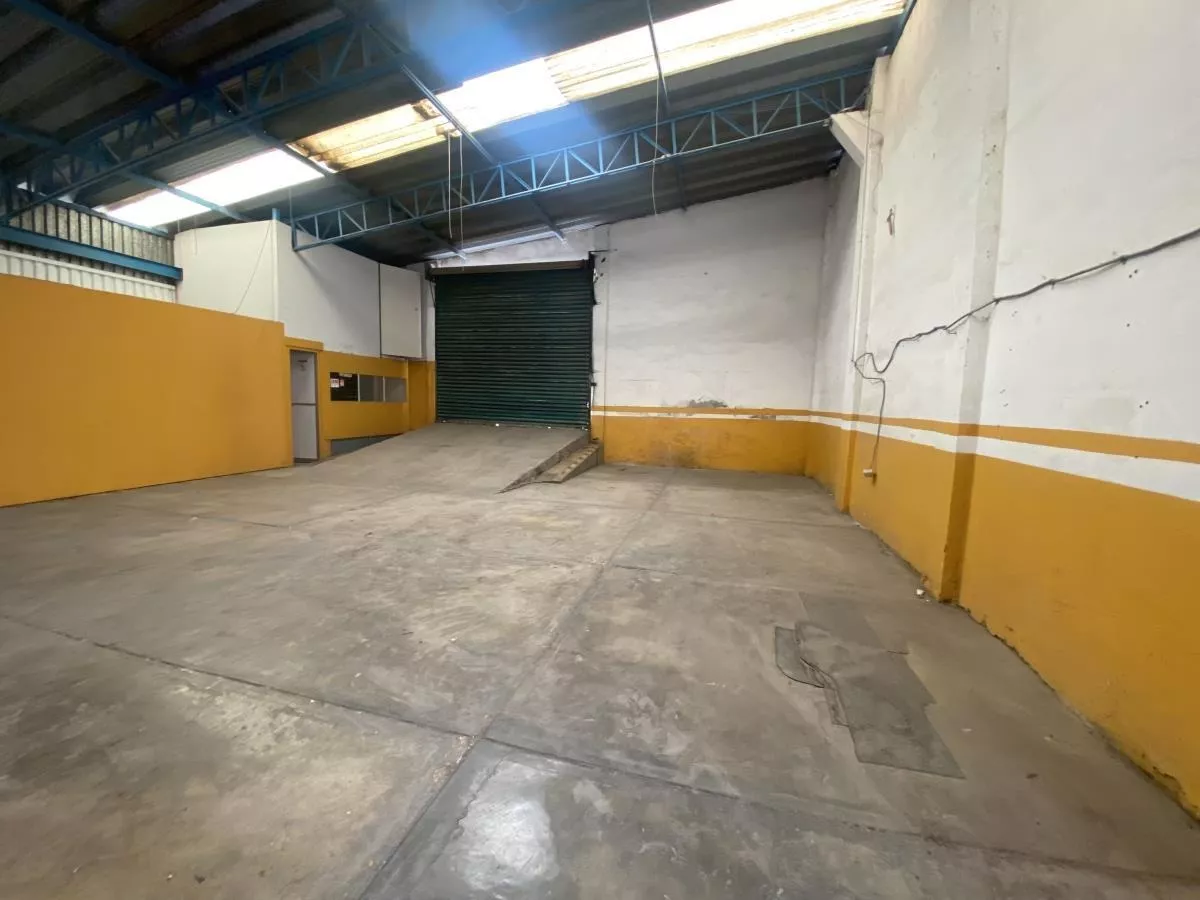 Bodega Comercial En Venta Excelente Oportunidad. Bodega Y Terreno Con Todos Los Servicios En Venta. Col.