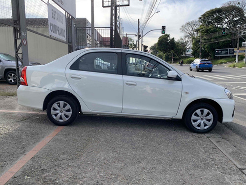 Toyota Etios 1.5 XS 16V FLEX 4P MANUAL