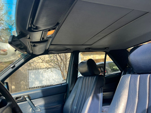 Mercedes-Benz 190 2.3 E