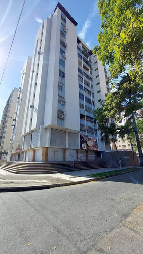 Imagen 16 de 30 de Maria Eugenia Blanco Vende Local En El Cc Paseo Tarbes, Valencia 137758