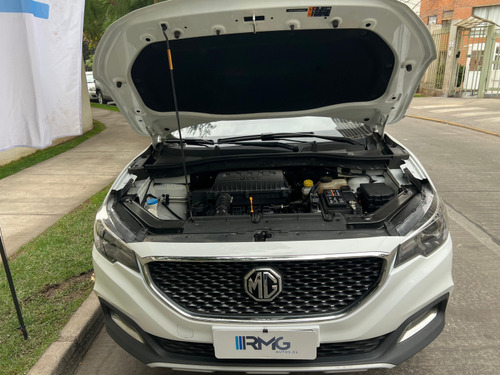 MG Zs STD I.5 MT AC