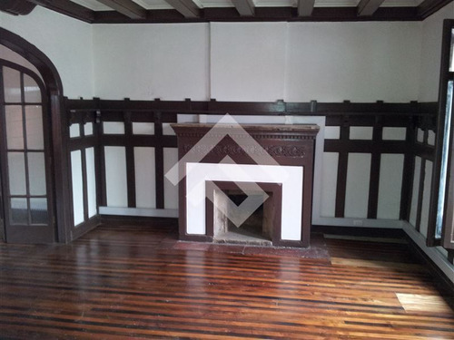 Casa En Venta De 4 Dorm. En Ñuñoa