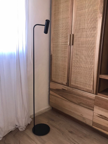 Lampara De Pie Only Declit Focal Direccionable