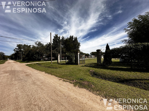 Casa De Dos Ambientes En Venta, Las Heras. Sobre Lote Propio De 750 M2 En Villars.