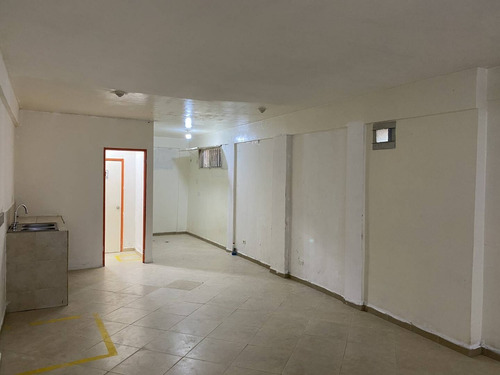 Imagen 7 de 9 de Marlyn Padrón Vende Local En Alquiler A Pie De Calle, Los Colorados 12537 Mlyn